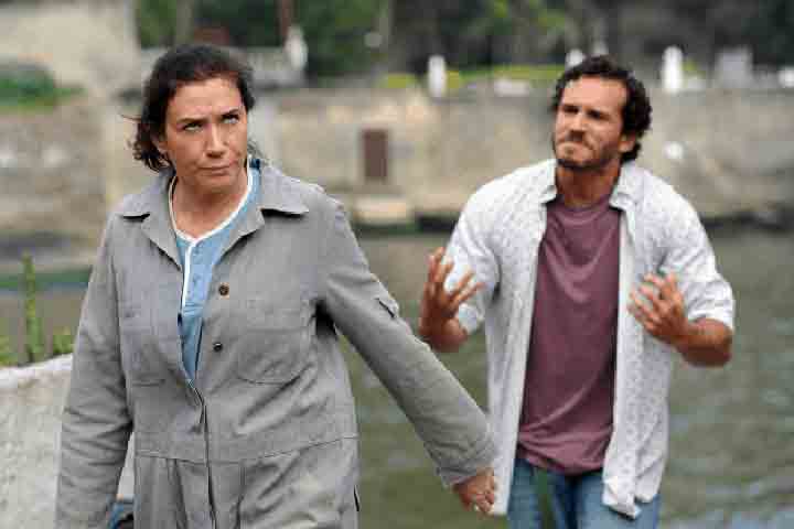 Outras obras de destaque vieram na sequência, como “Duas Caras” (2007–2008), a minissérie “Cinquentinha” e seu spin-off “Lara com Z” (2011). Ainda em 2011, escreveu “Fina Estampa”, novamente sucesso de público. Em 2014, lançou “Império”, novela que lhe rendeu o Emmy Internacional. 
