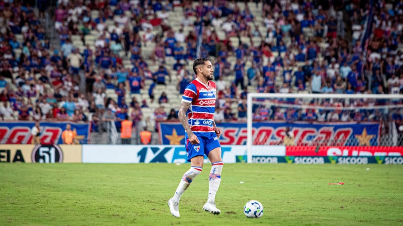 Volante Matheus Pereira no jogo Fortaleza x Mirassol, no Castelão, pelo Campeonato Brasileiro Série A 2025 