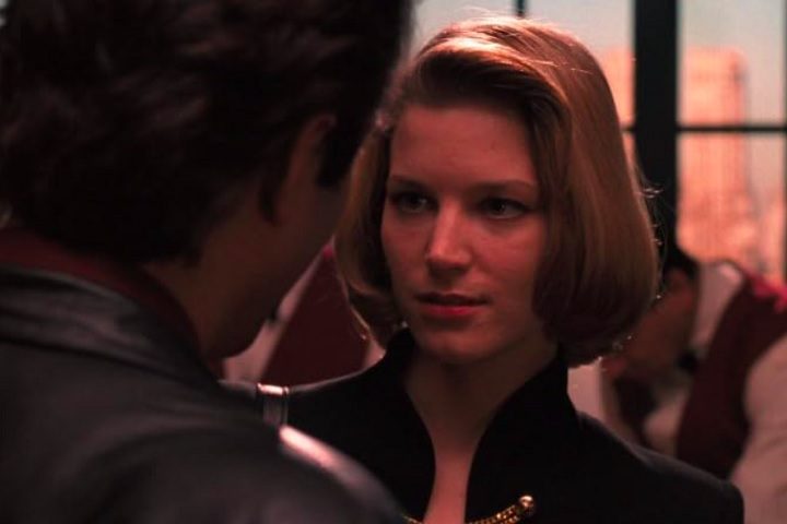 Desde então, ela optou por levar uma vida mais privada ao lado do marido, o renomado compositor Danny Elfman.