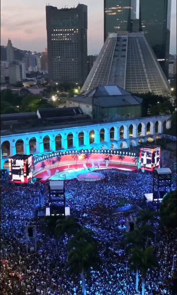 João Gomes fez a gravação de seu novo DVD nos Arcos da Lapa, no Rio de Janeiro. Representou, por sinal, um marco importante na carreira do cantor e consolidou sua posição como um dos principais nomes da música nordestina e do piseiro.
