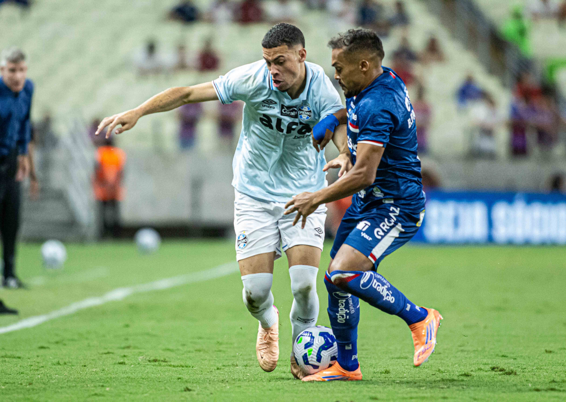 Duelo tricolor no Castelão ficou no empate (Foto: STEFANIA LIMA/PERA PHOTO PRESS/ESTADÃO CONTEÚDO)