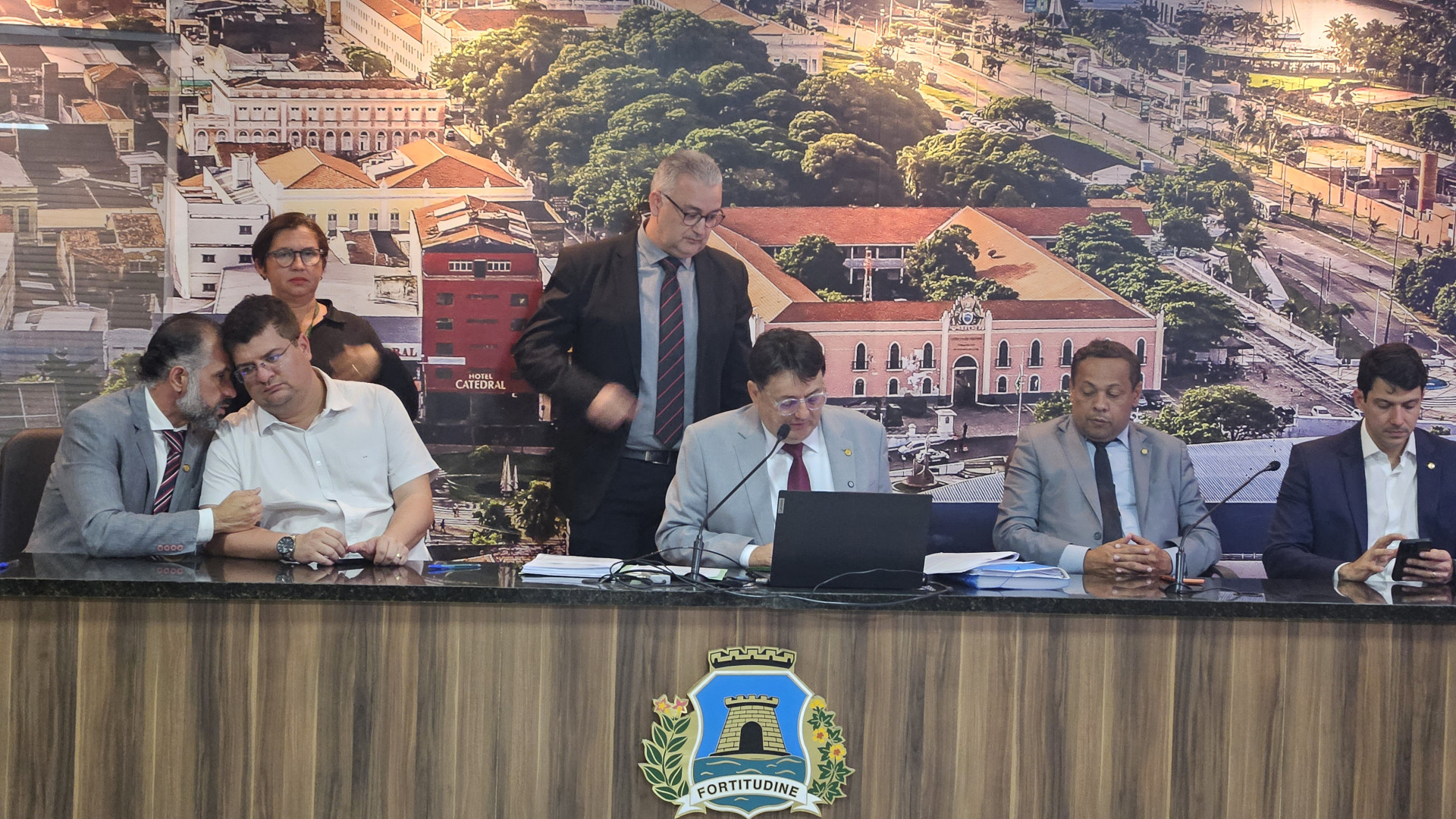 ￼COMISSÃO Especial do Plano Diretor aprovou o parecer do relator (Foto: Mariana Lopes/O POVO)