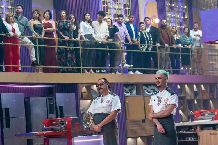 Léo e Ramiro enfrentaram duelo acirrado pelo título de MasterChef Confeiteiro 