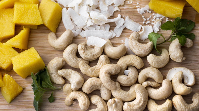 A castanha de caju possui elevado valor nutricional, econômico e social para o Ceará