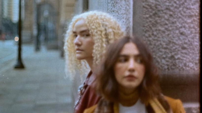 Com dois lançamentos recentes, Anavitória é uma das atrações do Festival Zepelim 2025