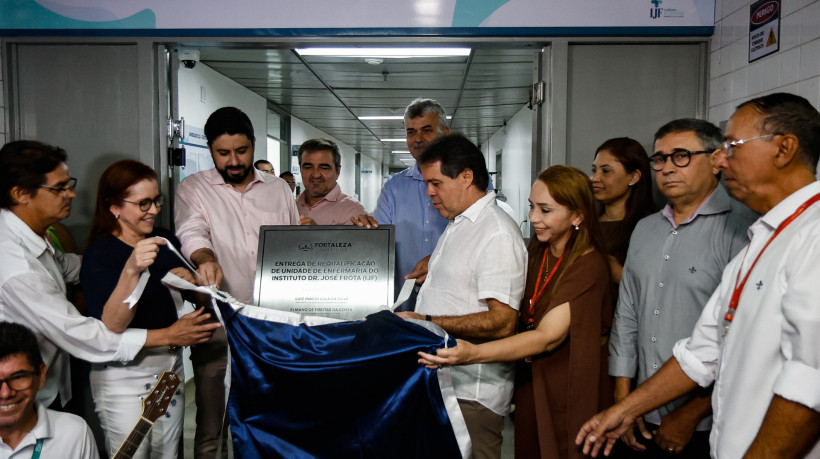 Fortaleza entrega 27 leitos de enfermaria no Instituto Dr. Jos&eacute; Frota (IJF). A reestrutura&ccedil;&atilde;o faz parte do programa Sa&uacute;de que Cuida