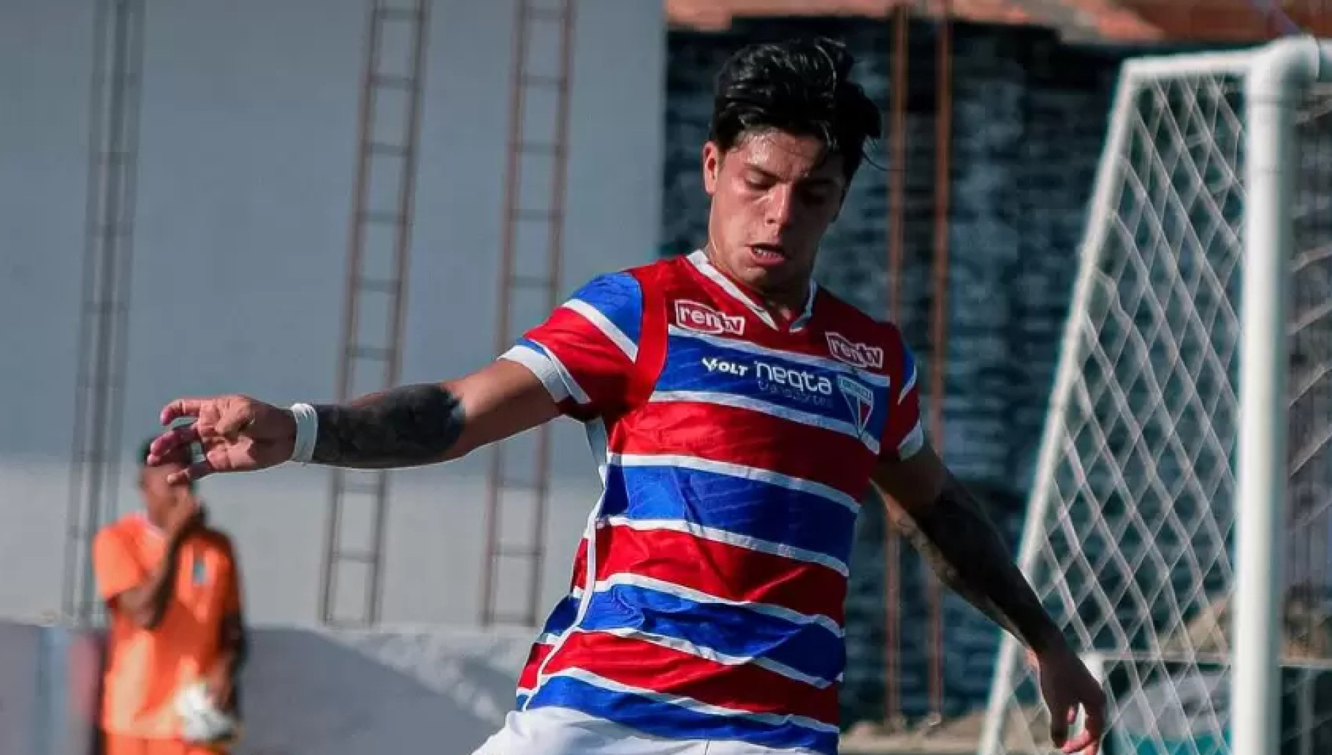 Tomás Roco é atacante das categorias de base do Fortaleza e acumula convocações para a seleção chilena sub-20 (Foto: Reprodução/Instagram Tomás Roco)