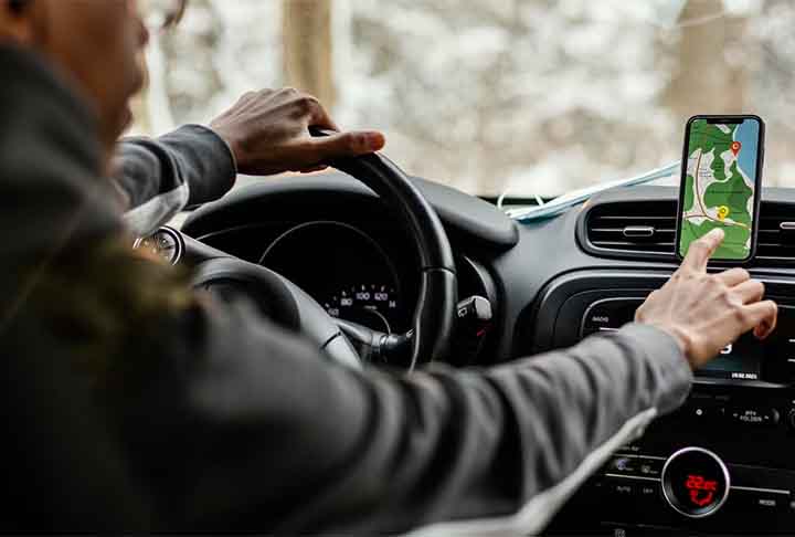 Também há requisitos para os motoristas, que precisam ter realizado mais de 100 viagens em outras categorias (exceto Uber Moto, Envios Moto e Uber Táxi) e manter uma média de avaliação igual ou superior a 4,85 pontos.