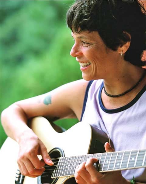 Filha de Nélson Eller, oficial do Exército, e Nanci Eller, dona de casa, ela mostrou interesse por música desde pequena. A artista ganhou seu primeiro violão aos 14 anos, quando vivia em Brasília, e aprendeu sozinha a tocar.
