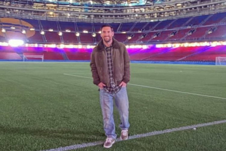 Laporta descarta retorno, mas confirma homenagem ao ídolo após visita surpresa do argentino ao estádio em reforma