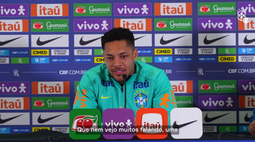 Vitor Roque fala sobre postagem no Instagram