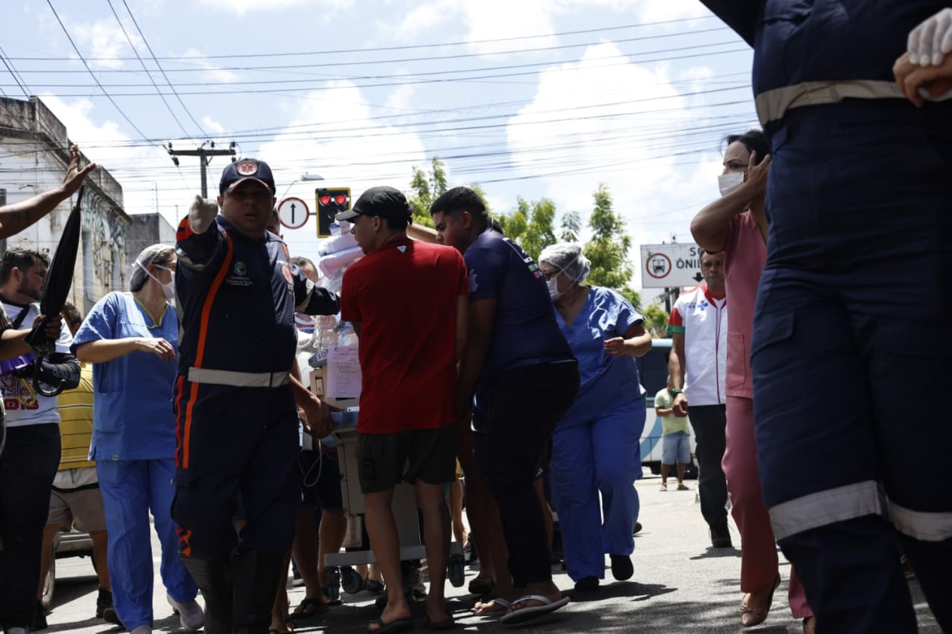 Incêndio é registrado no Hospital César Cals, em Fortaleza  (Foto: Daniel Galber/Especial para O POVO)