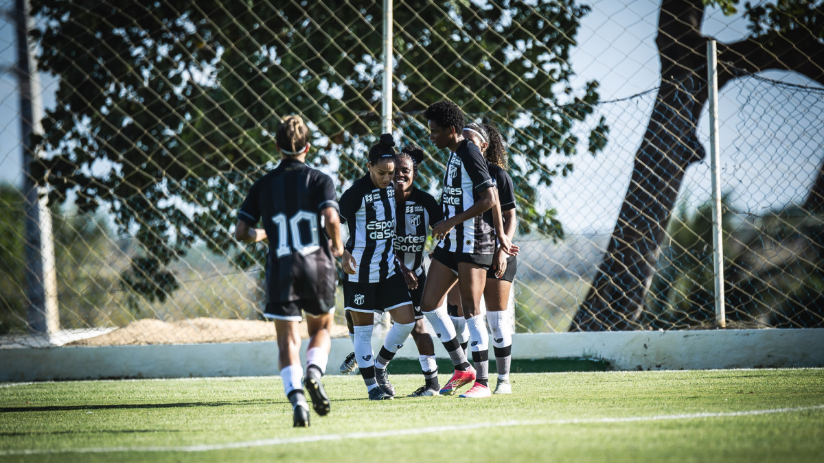 O Ceará venceu o R4 no jogo de ida pelo Campeonato Cearense Feminino. 