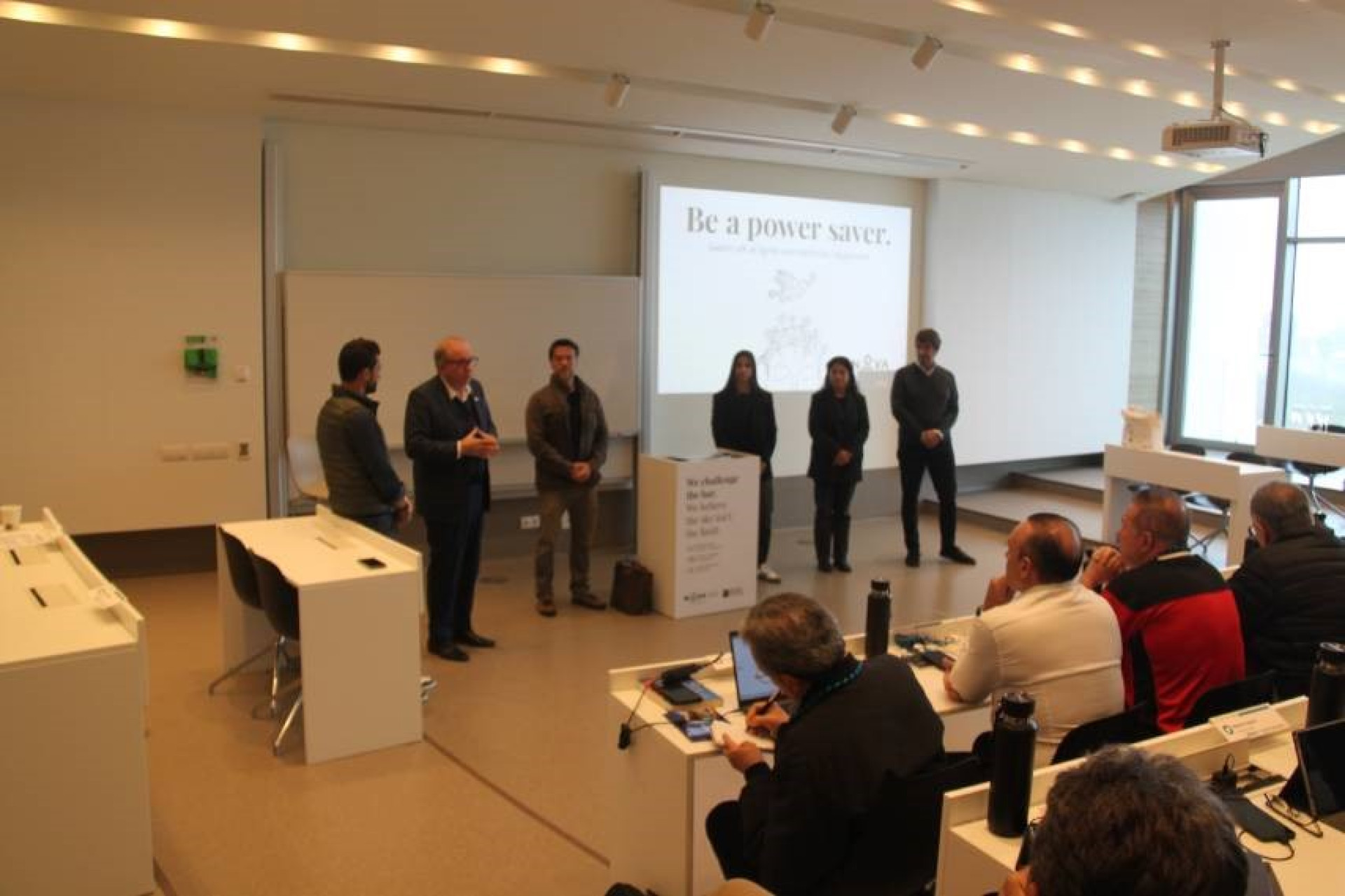 ￼VINTE e nove líderes empresariais, executivos e gestores cearenses participaram do programa em Lisboa (Foto: Fiec/Divulgação)