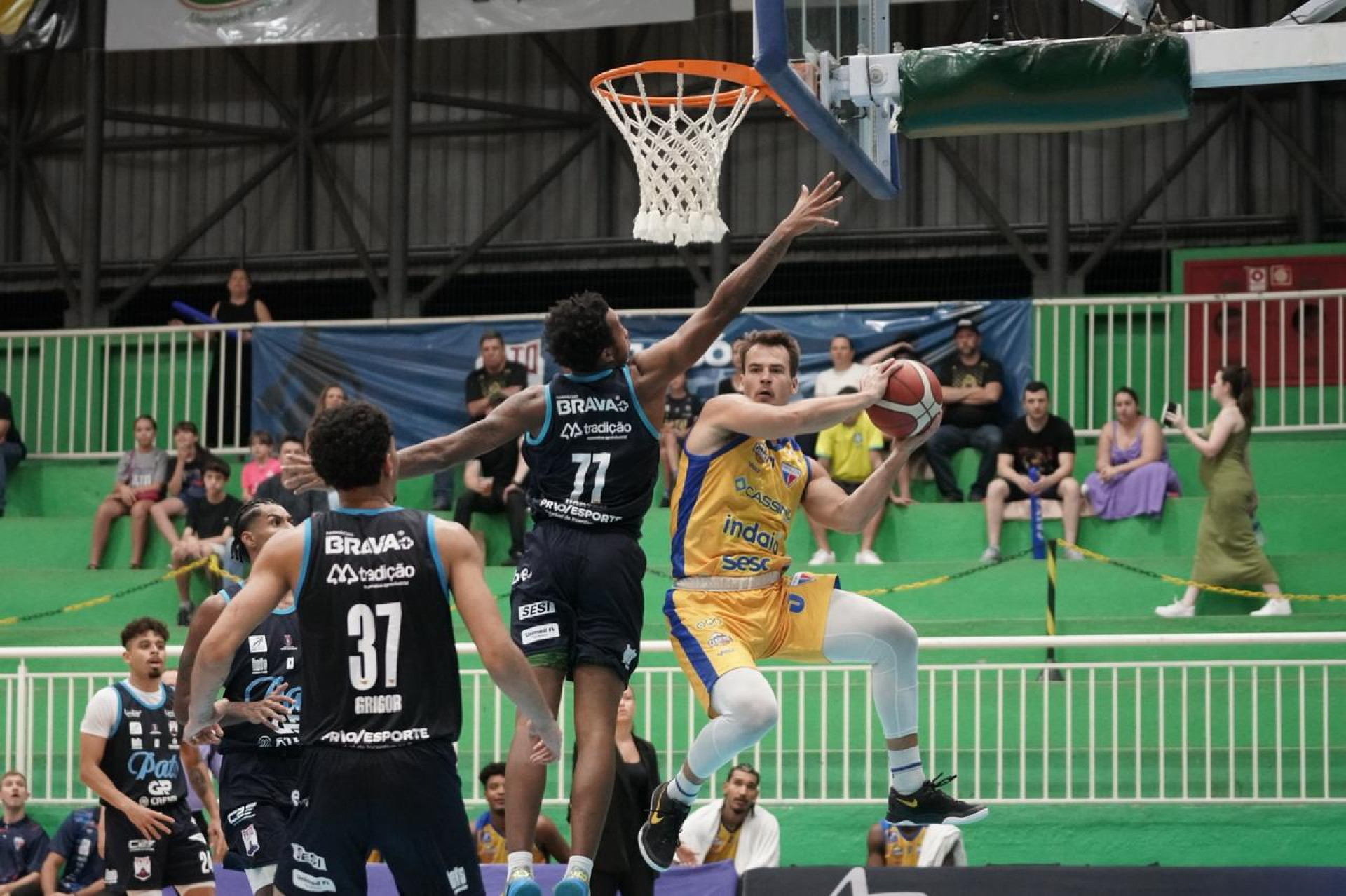 O Carcalaion perdeu a quinta partida consecutiva (Foto: Maurício Moreira/Pato Basquete)