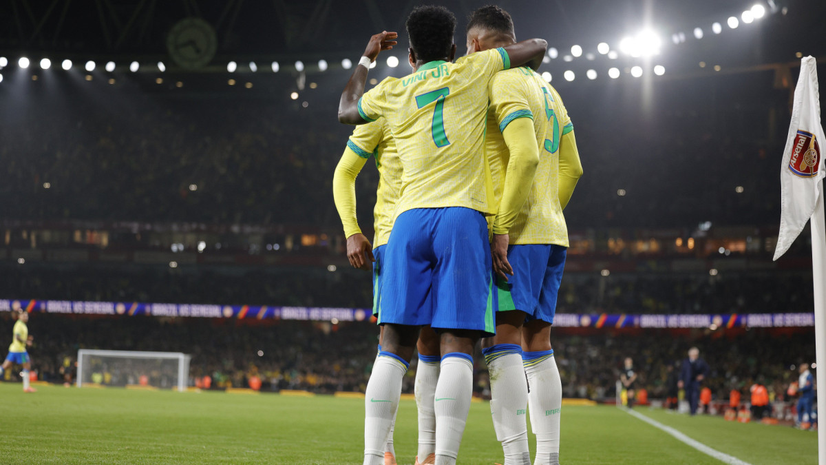 a seleção brasileira enfrenta a Tunísia em amistoso