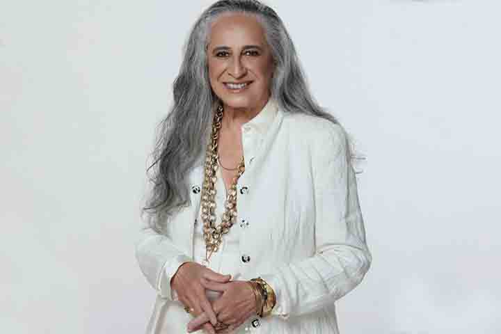 Maria Bethânia Viana Teles Veloso também nasceu em Santo Amaro, na Bahia. Ela é cantora, compositora e poetisa. Seu nome foi escolhido pelo irmão Caetano, inspirado em uma canção, a valsa Maria Betânia, do compositor Capiba, sucesso na voz de Nelson Gonçalves. 