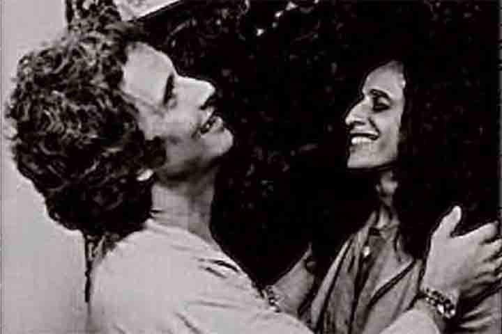 O CD As Canções que Você Fez pra Mim foi convertido para uma versão hispânica. O trabalho consistiu em um tributo à dupla de cantores e compositores Roberto e Erasmo Carlos, evocando onze parcerias de ambos. 