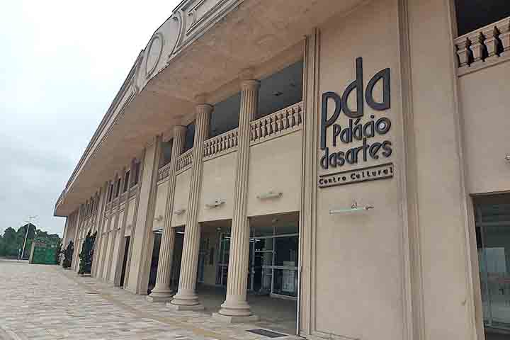 O Palácio das Artes, por sua vez, é um dos principais complexos culturais da cidade, abriga o Museu da Cidade, a Galeria Nilton Zanotti e o Teatro Serafim Gonzalez.
