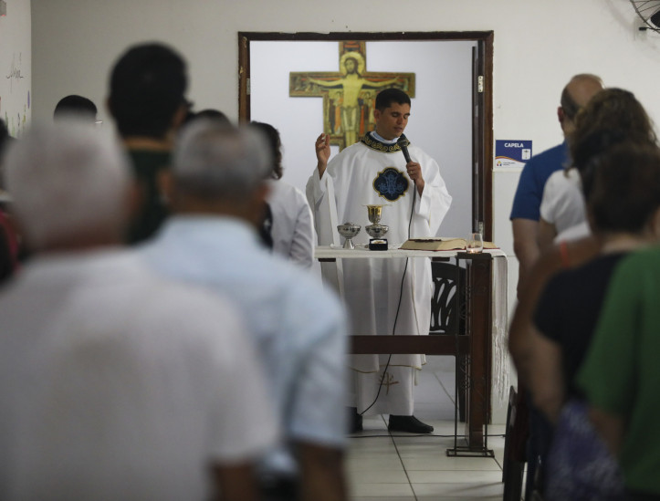 Shalom promove servi&ccedil;os para marcar o Dia Mundial dos Pobres