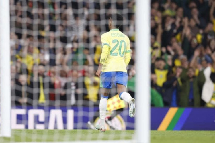 Atacante tem grande atuação no triunfo diante de Senegal e mostra credenciais para chegar à Copa do Mundo como titular de Carleto