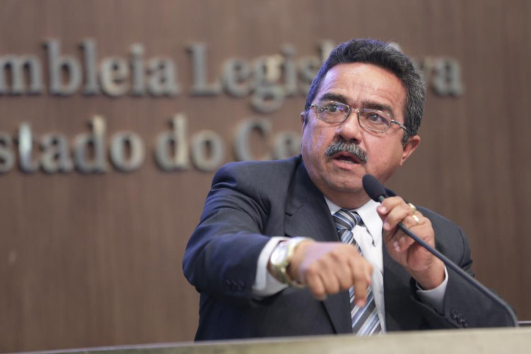 FORTALEZA, CE, BRASIL, 7-8-2013: Ex-deputado estadual Augustinho Moreira (PV) (Foto: IanaSoares/O POVO)