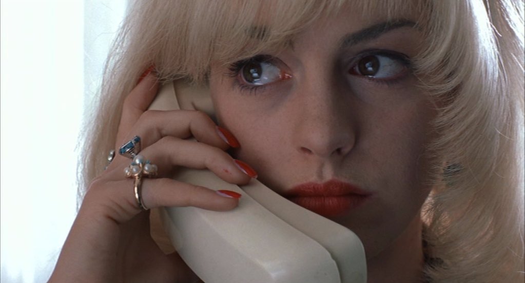 Em seguida, integrou o elenco do premiado filme sobre dois vaqueiros norte-americanos, no qual interpretou Lureen Newsome, esposa do personagem vivido por Jake Gyllenhaal. A obra acompanha conflitos internos e emocionais dos protagonistas.
