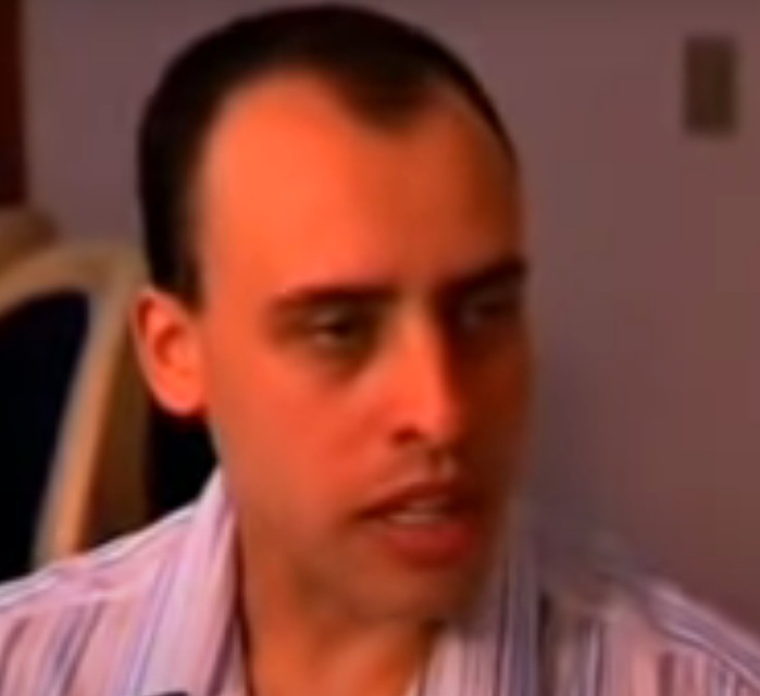 Alexandre Nardoni - condenado a 31 anos, 1 mês e 10 dias de prisão por sua participação no assassinato e com pena agravada por ser pai de Isabella Nardoni.