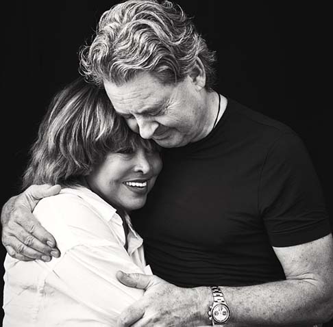 Tina Turner era casada com o executivo musical alemão Erwin Bach, desde 2013. Ela também deixou dois filhos adotados de seu relacionamento com Ike Turner (1962-1978):  Ike Turner Jr. e Michael Turner.