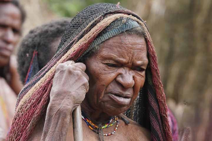 Considerados uma das últimas tribos isoladas do planeta, os Korowai só tiveram contato externo na década de 1970. 