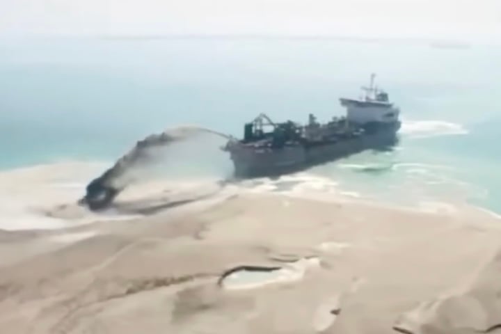 Para se ter uma ideia, todo o material usado na concepção da ilha seria suficiente para circundar o planeta três vezes com um muro de 2 metros.