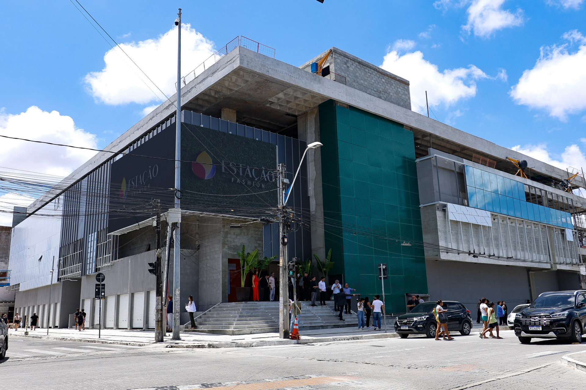 ￼ESTAÇÃO Fashion inaugura primeira etapa com 500 lojas e mira fortalecer polo de moda do Estado (Foto: DANIEL GALBER/ESPECIAL PARA O POVO)