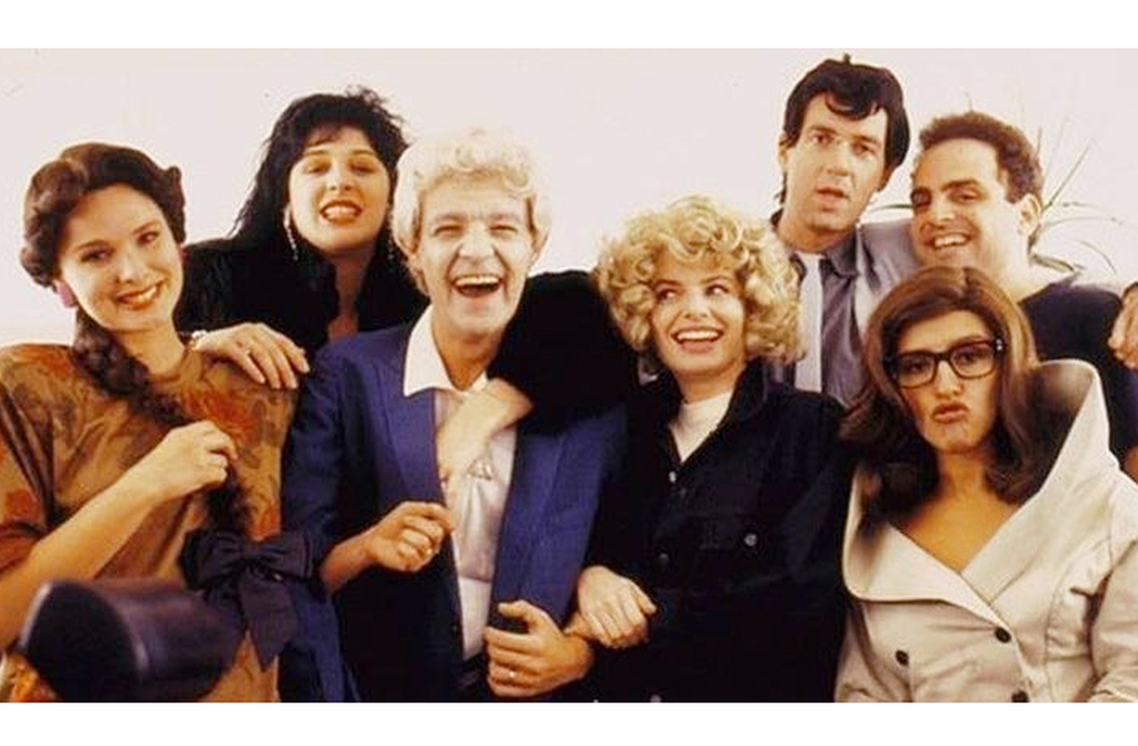 Entre eles, destaca os trabalhos na “TV Pirata” e em “Os Normais”. A lista dele também inclui “O Super Sincero” como uma das experiências que geraram forte conexão com o público. Assim, ele valoriza a autenticidade desses personagens: Sou grato. Tive personagens incríveis na minha carreira.

