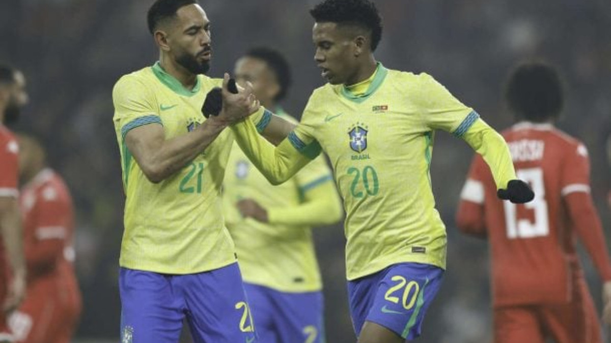 Jovem atacante confirma boa fase com cinco gols em cinco jogos, enquanto zagueiro ressalta boa sequência da Canarinho rumo ao Mundial de 2026.