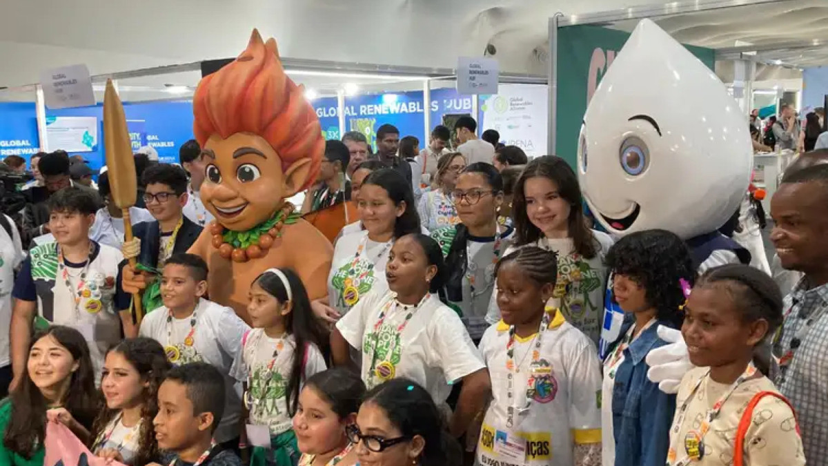 Carta das Infâncias: documento foi produzido por crianças e adolescentes na conferência. Na foto, os mascotes Curupira e Zé Gotinha em evento que reuniu crianças na COP30