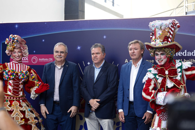 Assis Cavalcante (presidente da CDL de Fortaleza), Valdemir Rolim (presidente do Instituto CDL de Cultura e Responsabilidade Social) e Maurício Filizola (presidente da CDL para o triênio 2026-2028) no lançamento do 29º Ceará Natal de Luz