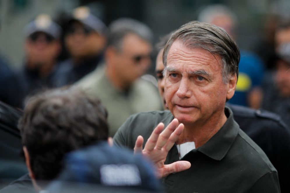 ParaTodosVerem: Jair Bolsonaro, ex-presidente, se despede em uma multidão(Foto: Sergio Lima/AFP)