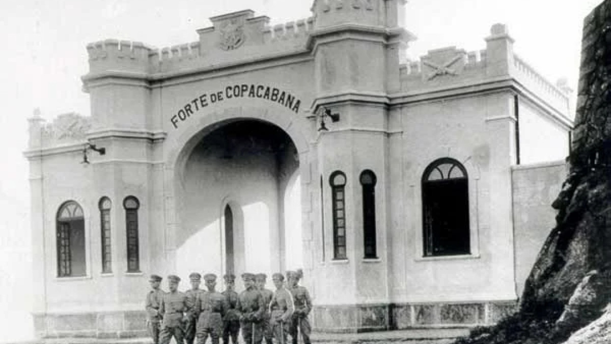 A imagem mostra o Forte de Copacabana, local onde Washington Luís foi mantido e que integra a lista de lugares pelos quais presidentes brasileiros já passaram como presos; confira.