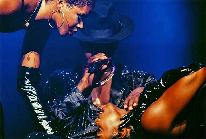 Com letras sedutoras, clipes dançantes e um visual cativante, Ne-Yo rapidamente se estabeleceu como um ícone do Rhythm and Blues dos anos 2000.