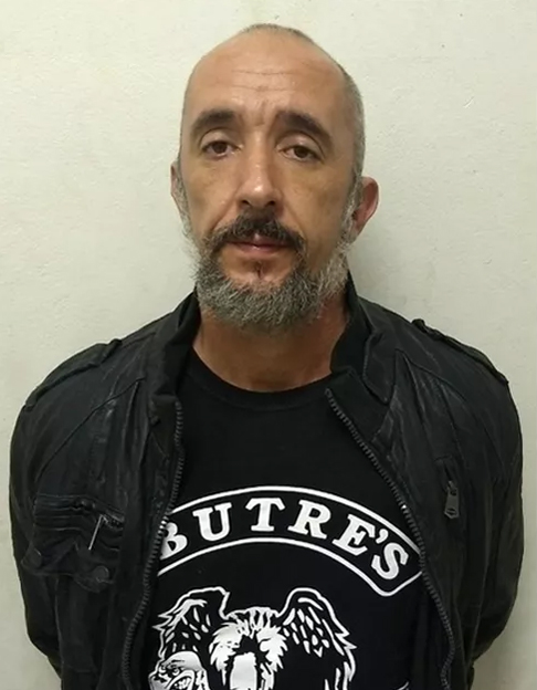 Cristian Cravinhos - condenado a 38 anos de prisão pelos assassinatos Manfred e Marísia von Richthofen. Sua história ganha destaque por um relacionamento com outro detento, retrato que ele atualmente nega.