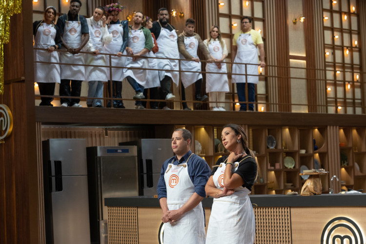 Hugo Alves e Valesca Popozuda foram os piores do episódio servindo pratos com o maior número de erros técnicos 