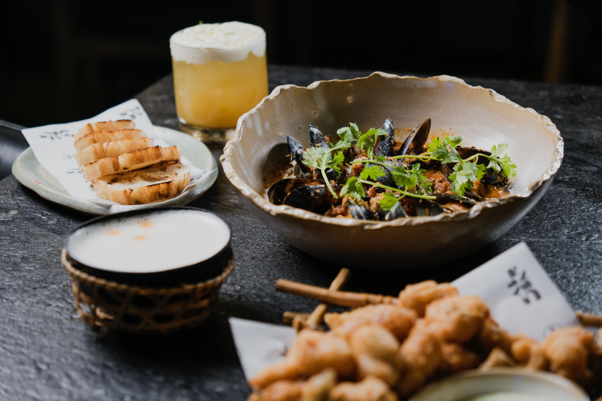 FORTALEZA, CEARÁ, BRASIL, 18-11-2025: Comes&Bebes sobre comidas paraenses. Na foto, os pratos do restaurante Sabbar. (Foto: Fernanda Barros/ O Povo) (Foto: FERNANDA BARROS)