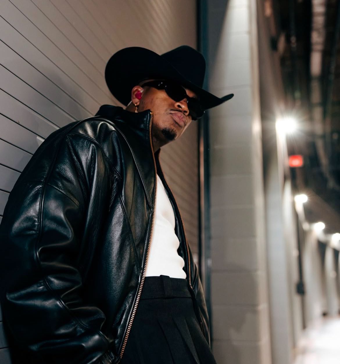 O cantor Ne-Yo retorna ao Brasil para o Carnaval 2026, com três apresentações marcadas em Recife, Salvador e Rio de Janeiro.