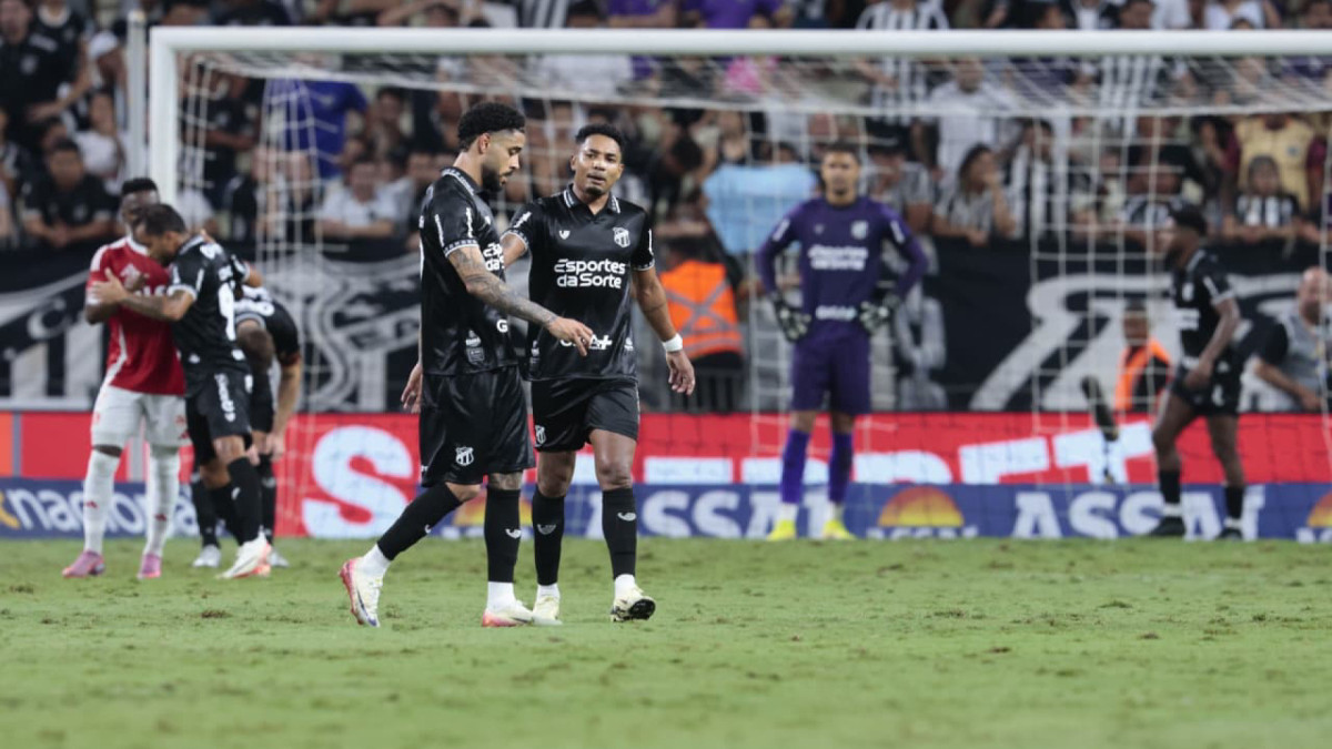 Matheus Bahia e Fernandinho, do Ceará, lamentam derrota para o Internacional