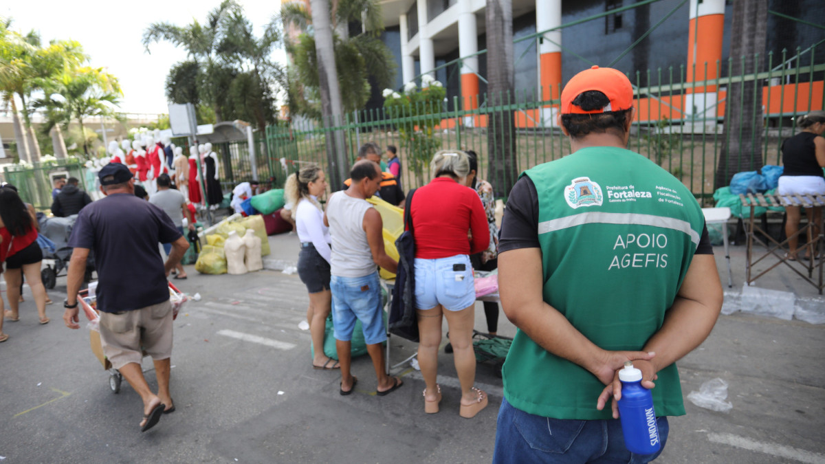 Mesmo com acordo para encerrar às 6h, Feira da Madrugada segue até 8h no Centro