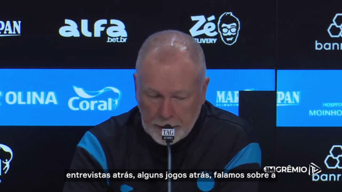 Mano destaca evolução do repertório de Amuzu no Grêmio