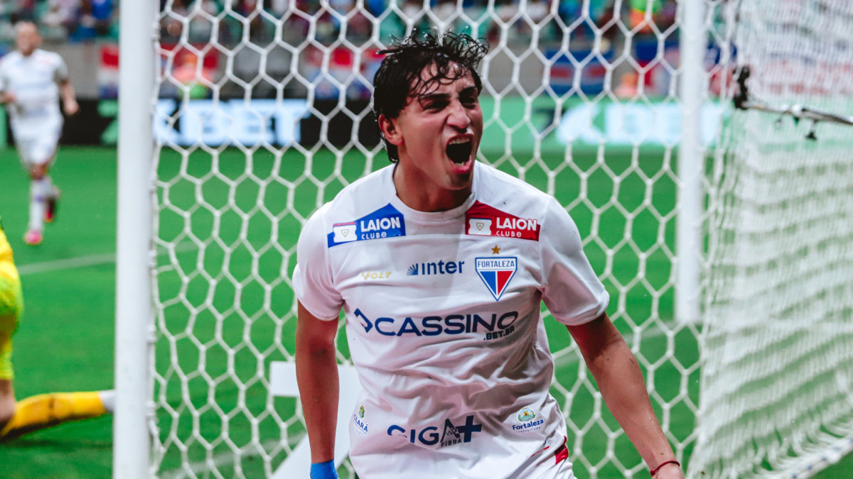 Tucu Herrera comemora gol no jogo Bahia x Fortaleza, na Fonte Nova, pelo Campeonato Brasileiro Série A 2025