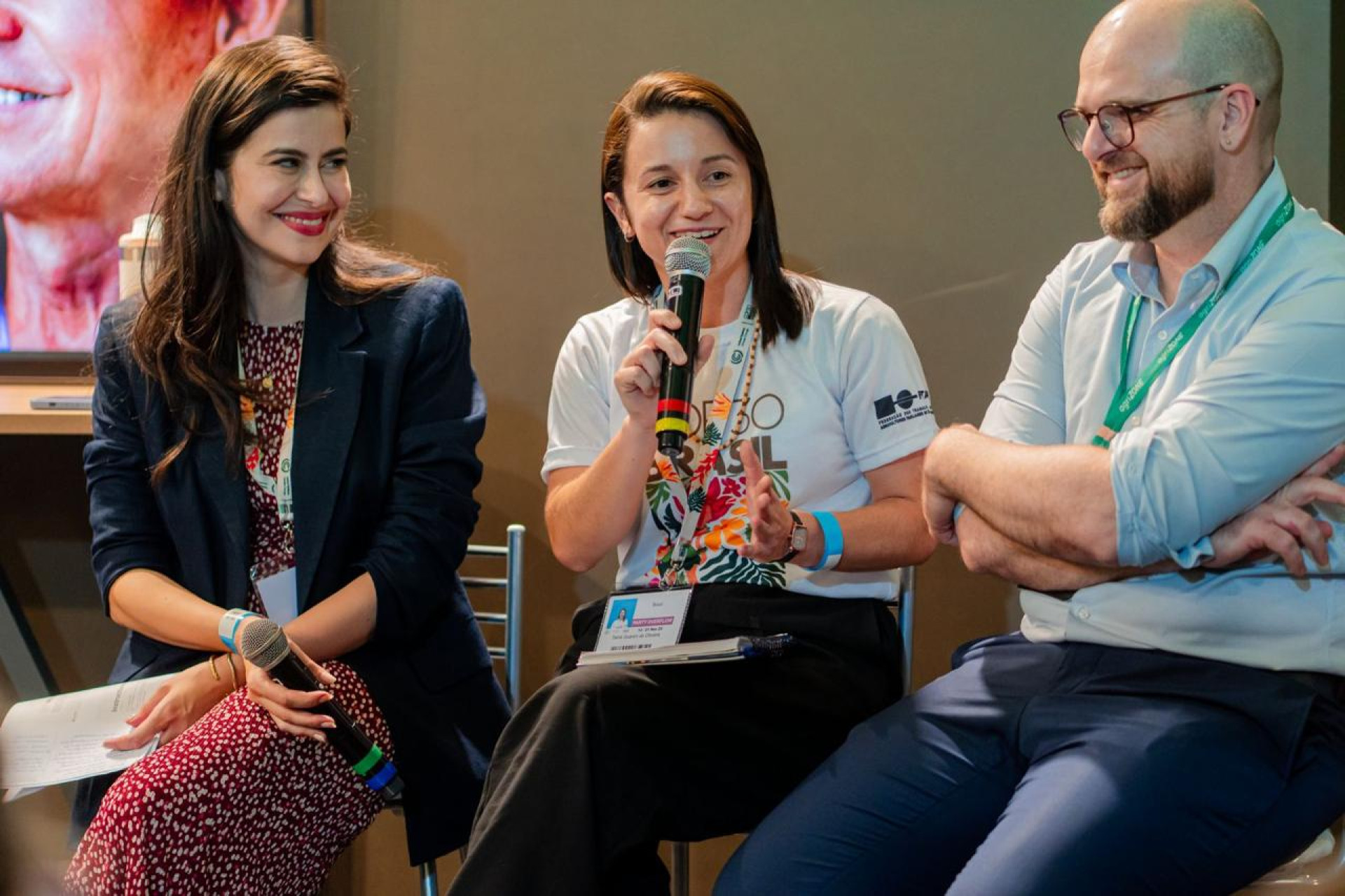 ￼ALINE Baroni(ProVeg),Tainá Guanini, secretária de Juventude do Paraná, e Moisés Savian, secretário de Governança Fundiária  (Foto: Divulgação/Ministério do Desenvolvimento Agrário)
