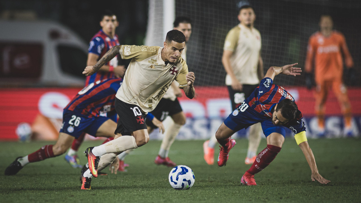 O Vasco enfrenta o Internacional pelo Campeonato Brasileiro