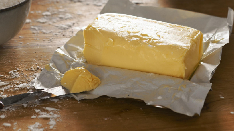 No Brasil, a Justiça só permite que manteiga seja produzida com gordura láctea  